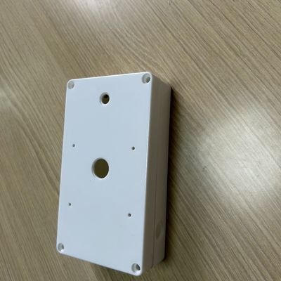 Contenitori in policarbonato di plastica bianca resistenti agli agenti atmosferici e ai raggi UV per esterni per elettronica